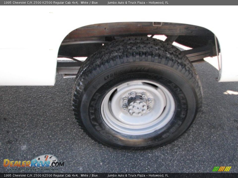 1995 Chevrolet C/K 2500 K2500 Regular Cab 4x4 White / Blue Photo #12