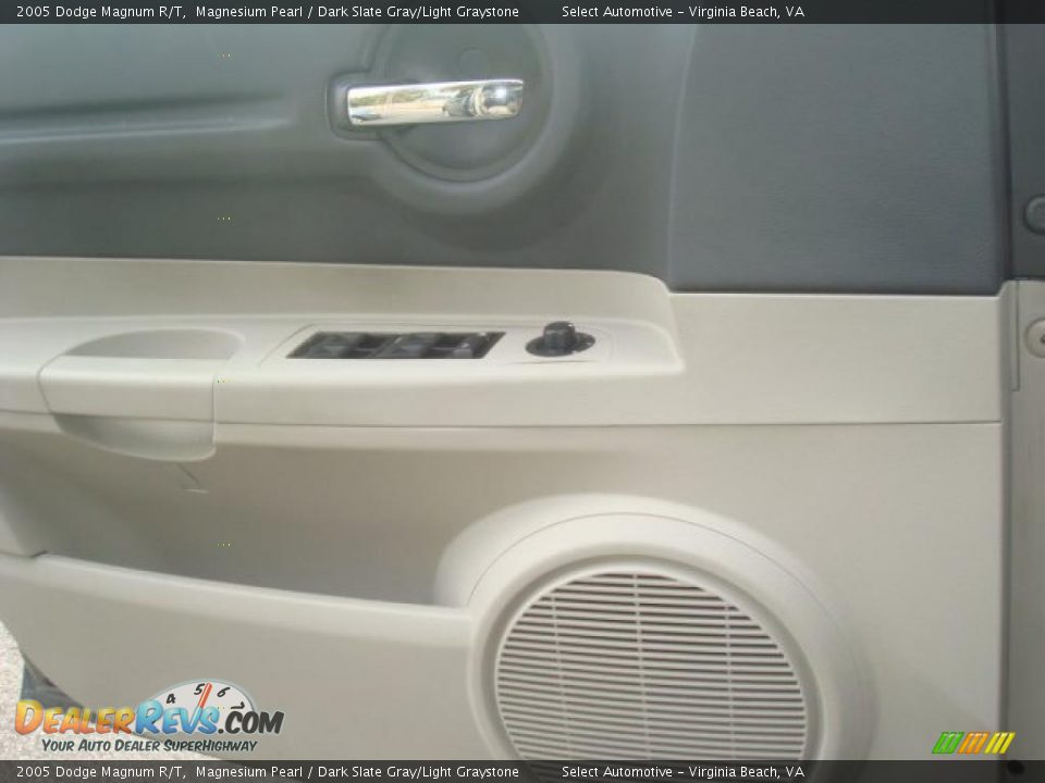 2005 Dodge Magnum R/T Magnesium Pearl / Dark Slate Gray/Light Graystone Photo #13