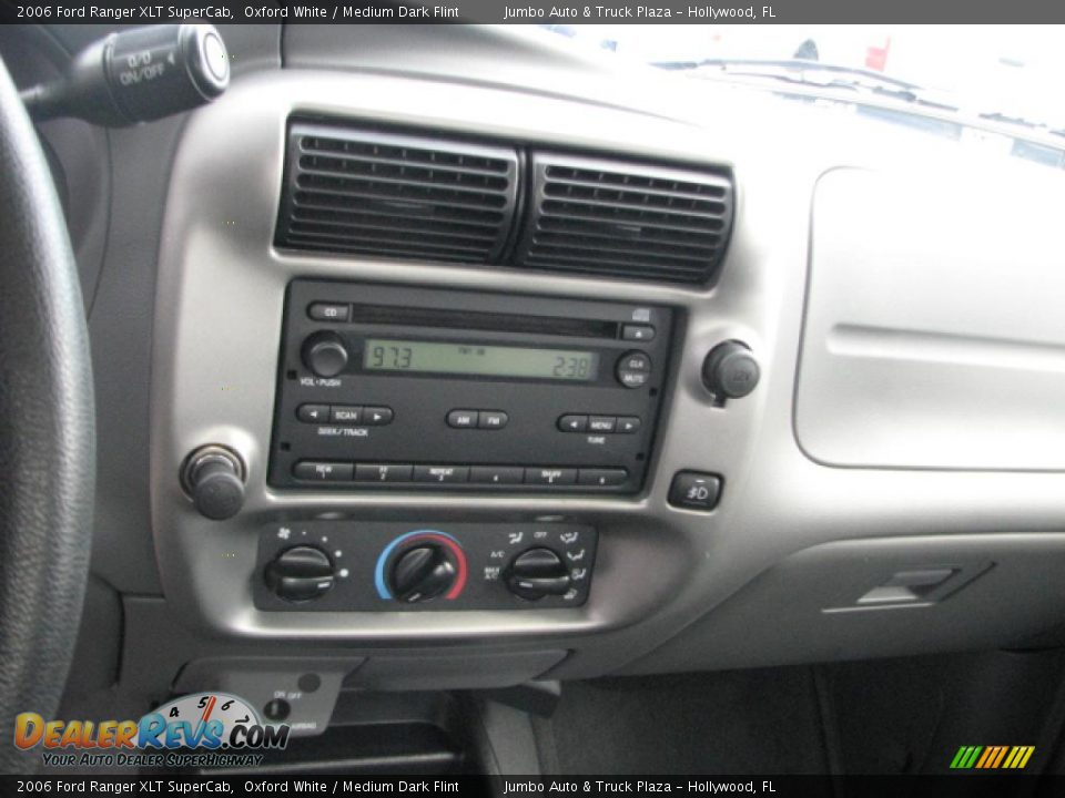 Controls of 2006 Ford Ranger XLT SuperCab Photo #11