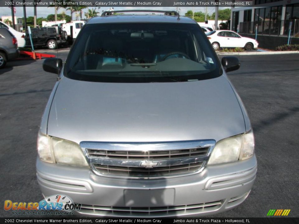 2002 Chevrolet Venture Warner Brothers Edition Galaxy Silver Metallic / Medium Gray Photo #3