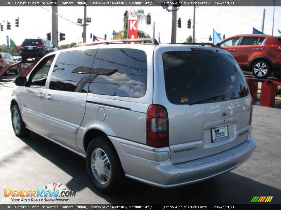 2002 Chevrolet Venture Warner Brothers Edition Galaxy Silver Metallic / Medium Gray Photo #8