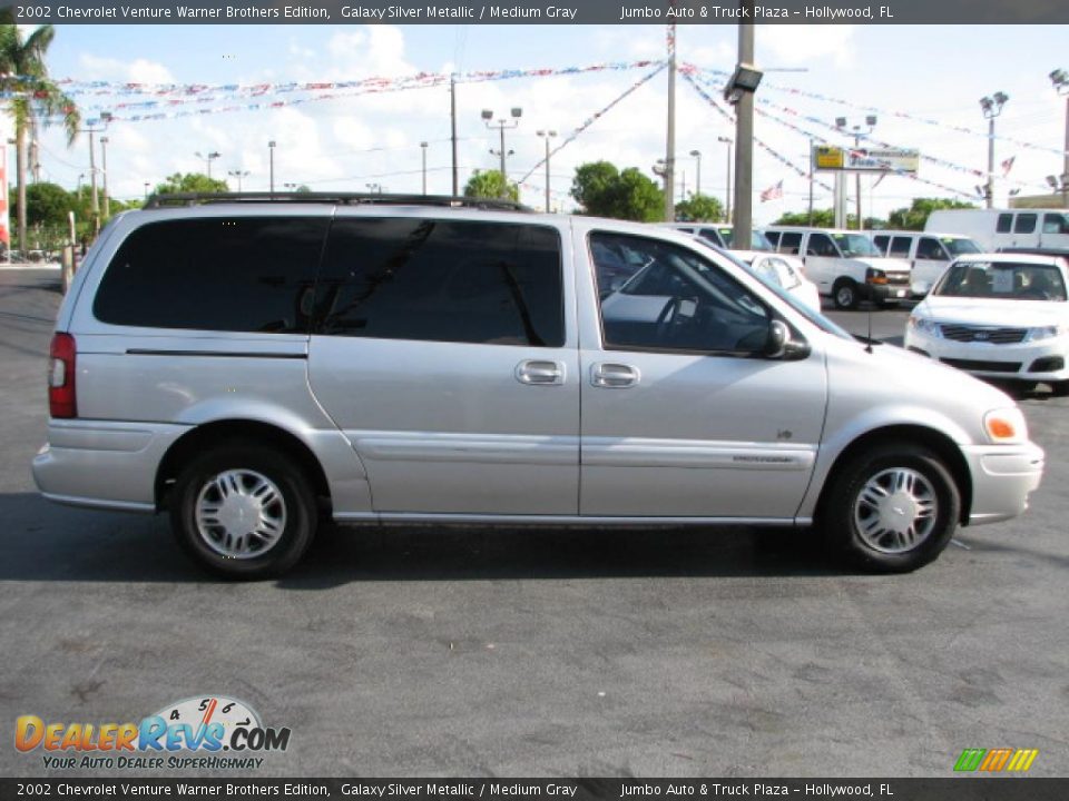 2002 Chevrolet Venture Warner Brothers Edition Galaxy Silver Metallic / Medium Gray Photo #12