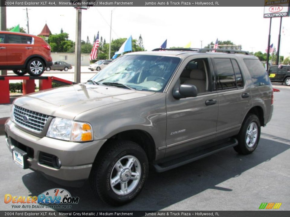 2004 Ford Explorer XLT 4x4 Mineral Grey Metallic / Medium Parchment Photo #5