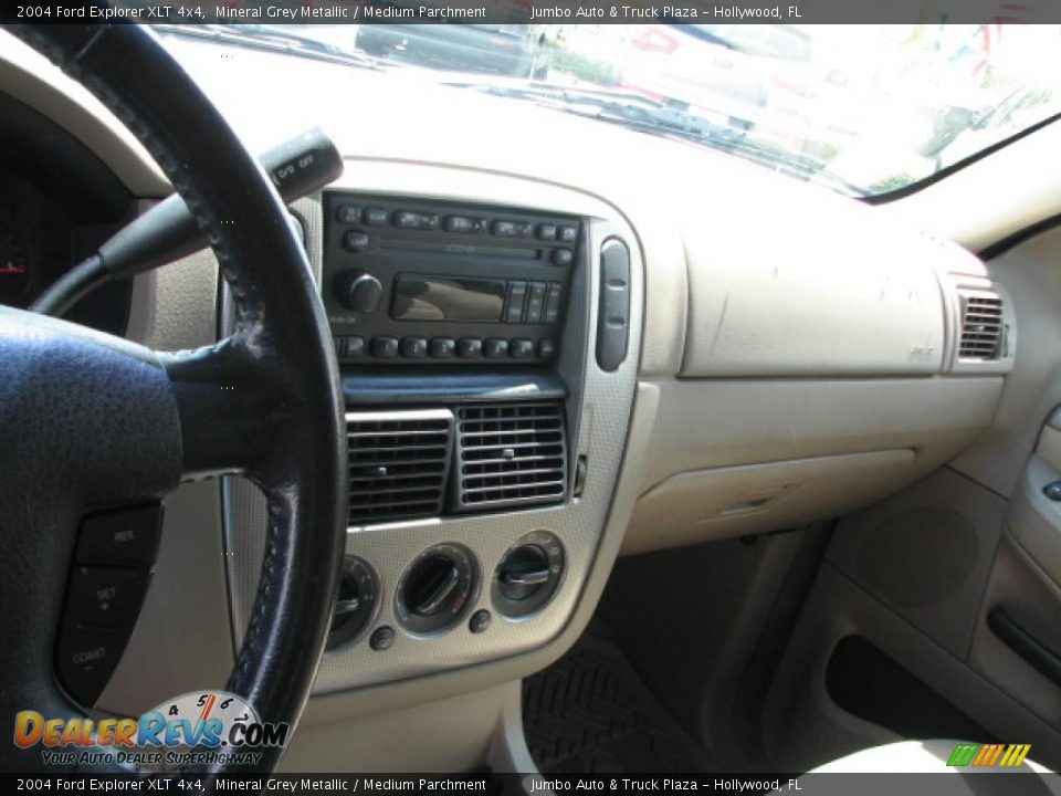 2004 Ford Explorer XLT 4x4 Mineral Grey Metallic / Medium Parchment Photo #17