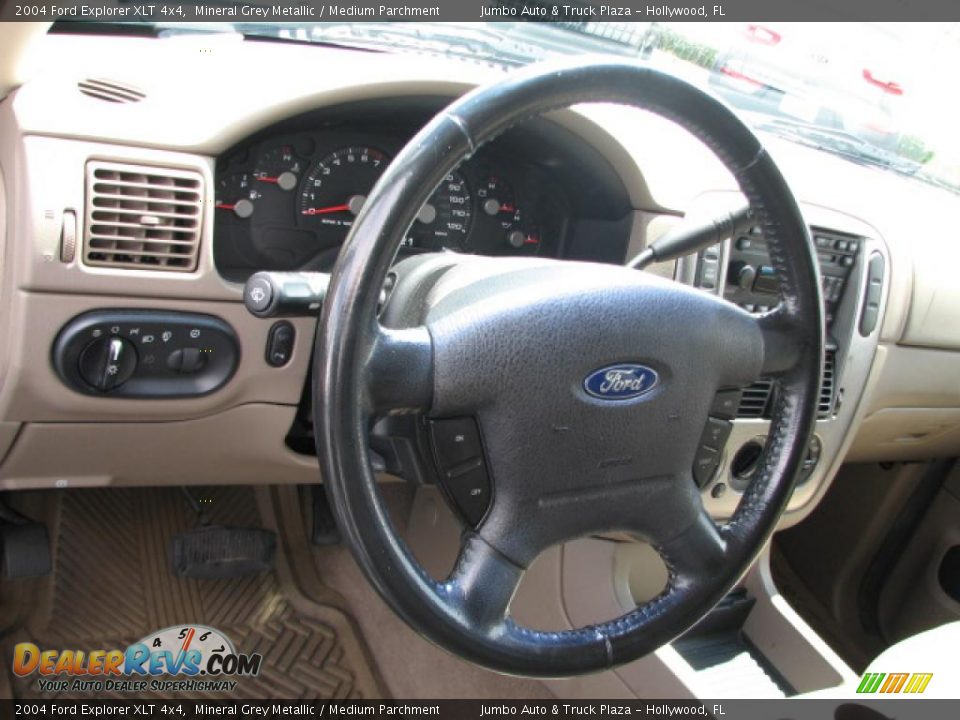 2004 Ford Explorer XLT 4x4 Steering Wheel Photo #18