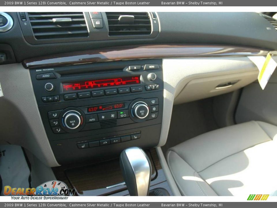 2009 BMW 1 Series 128i Convertible Cashmere Silver Metallic / Taupe Boston Leather Photo #13
