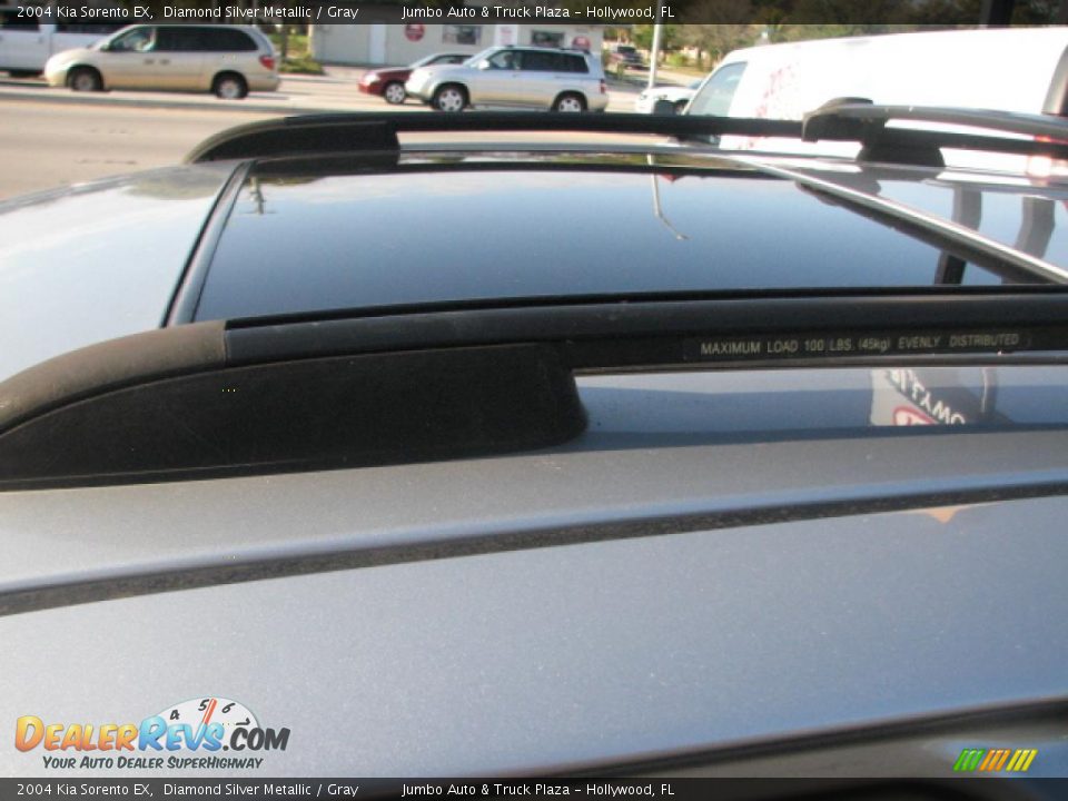 2004 Kia Sorento EX Diamond Silver Metallic / Gray Photo #32