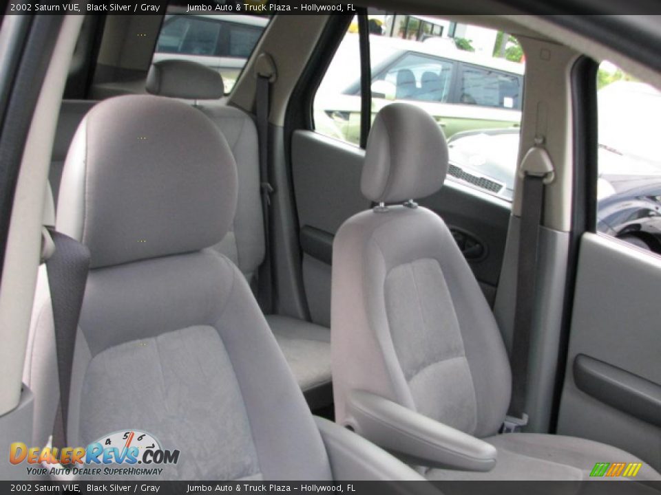 Gray Interior - 2002 Saturn VUE  Photo #14