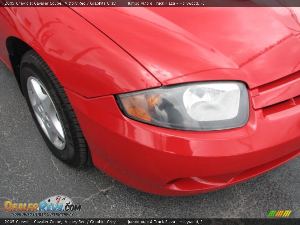 2005 Chevrolet Cavalier Coupe Victory Red / Graphite Gray Photo #2