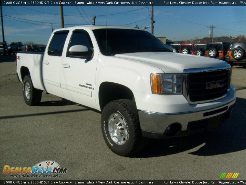 Front 3/4 View of 2008 GMC Sierra 2500HD SLT Crew Cab 4x4 Photo #7