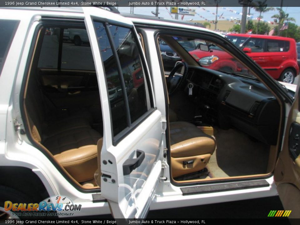 1996 Jeep Grand Cherokee Limited 4x4 Stone White / Beige Photo #8