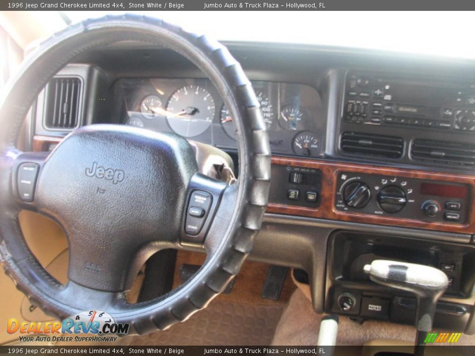 1996 Jeep Grand Cherokee Limited 4x4 Stone White / Beige Photo #13