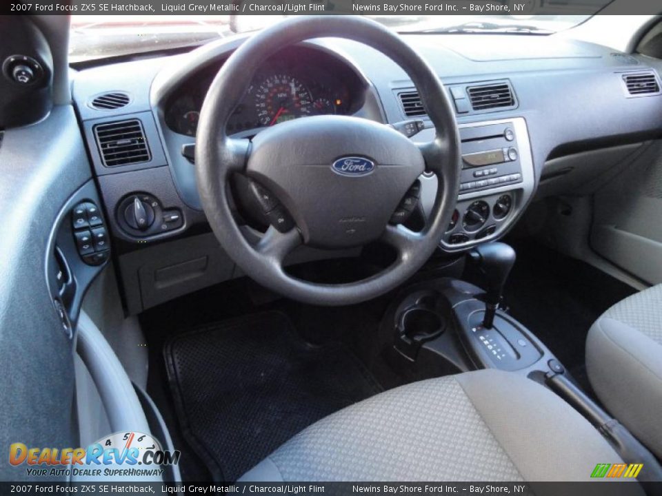 Charcoal/Light Flint Interior - 2007 Ford Focus ZX5 SE Hatchback Photo #10