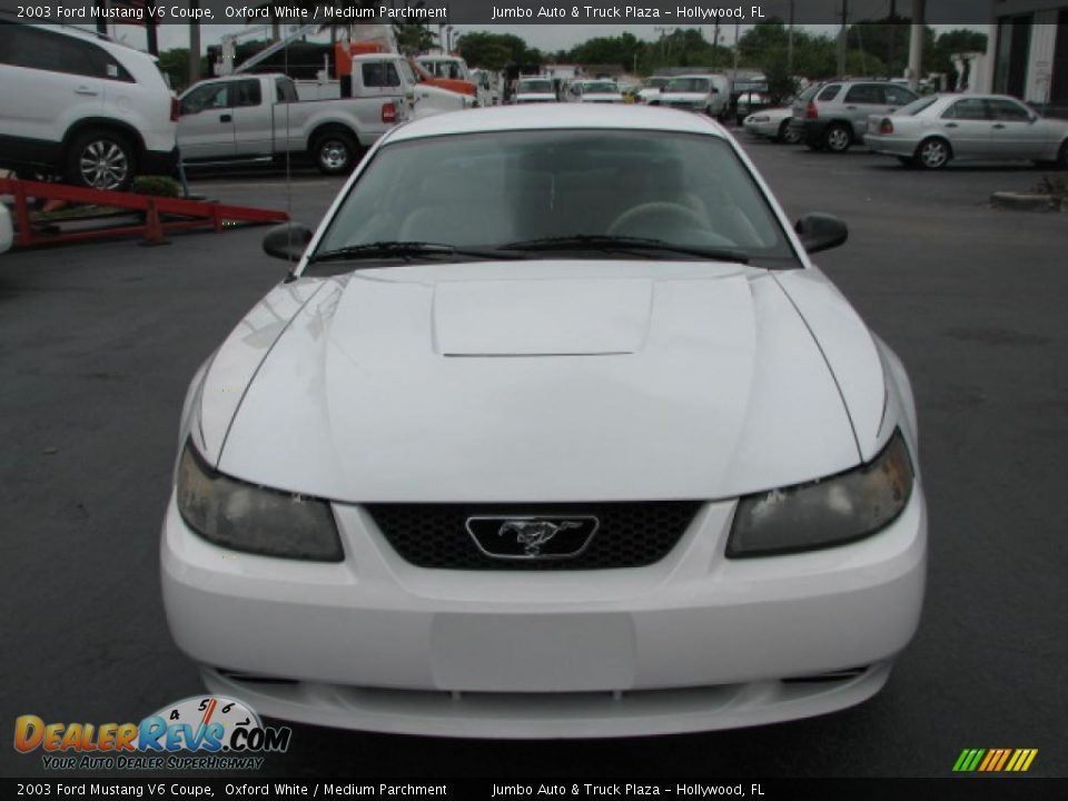 2003 Ford Mustang V6 Coupe Oxford White / Medium Parchment Photo #2