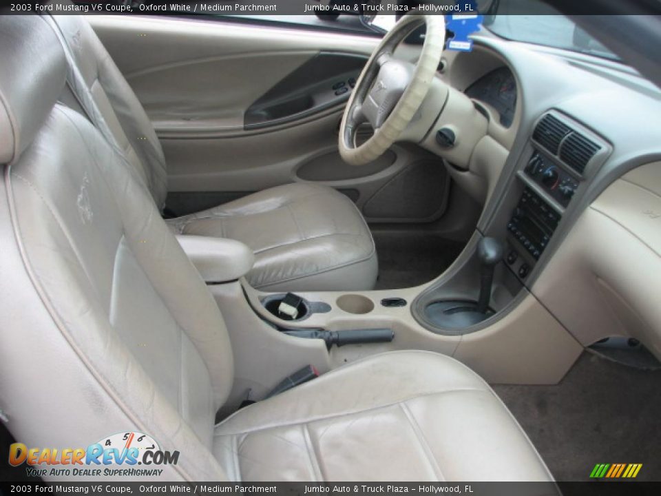 Dashboard of 2003 Ford Mustang V6 Coupe Photo #10