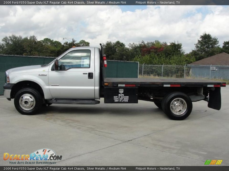 2006 Ford F350 Super Duty XLT Regular Cab 4x4 Chassis Silver Metallic / Medium Flint Photo #6