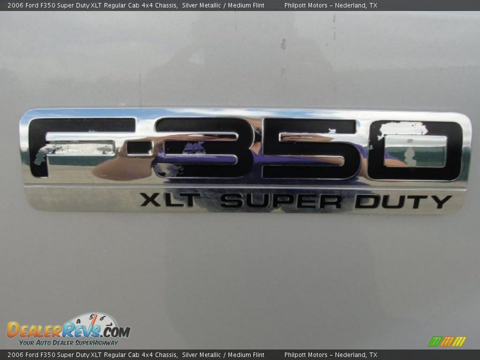 2006 Ford F350 Super Duty XLT Regular Cab 4x4 Chassis Logo Photo #16