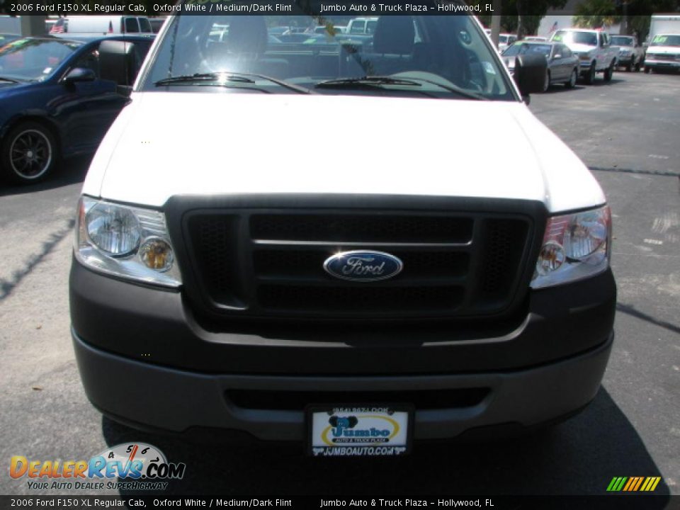 2006 Ford F150 XL Regular Cab Oxford White / Medium/Dark Flint Photo #3