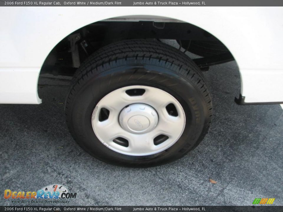2006 Ford F150 XL Regular Cab Oxford White / Medium/Dark Flint Photo #14