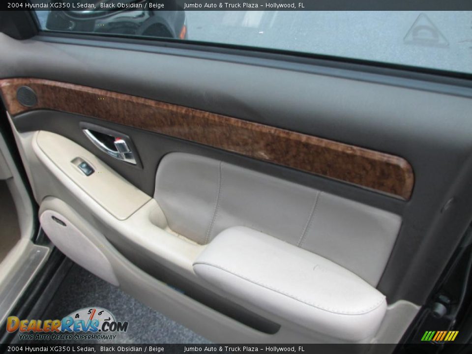 Door Panel of 2004 Hyundai XG350 L Sedan Photo #15