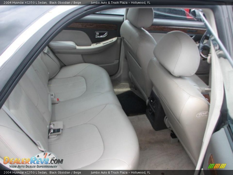 Beige Interior - 2004 Hyundai XG350 L Sedan Photo #16