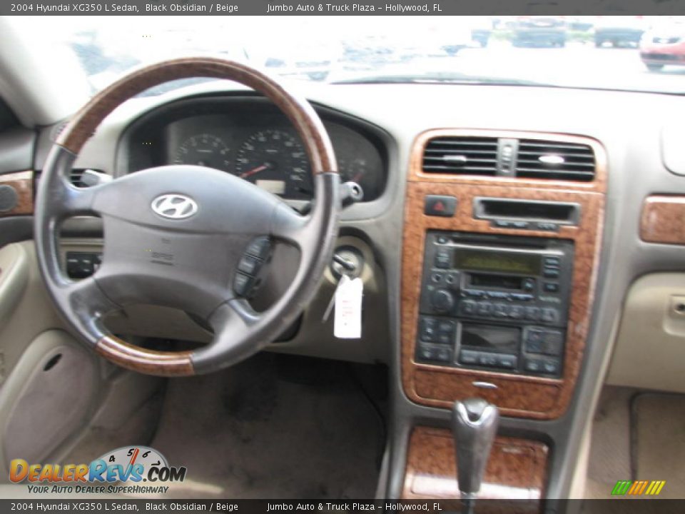 2004 Hyundai XG350 L Sedan Black Obsidian / Beige Photo #17