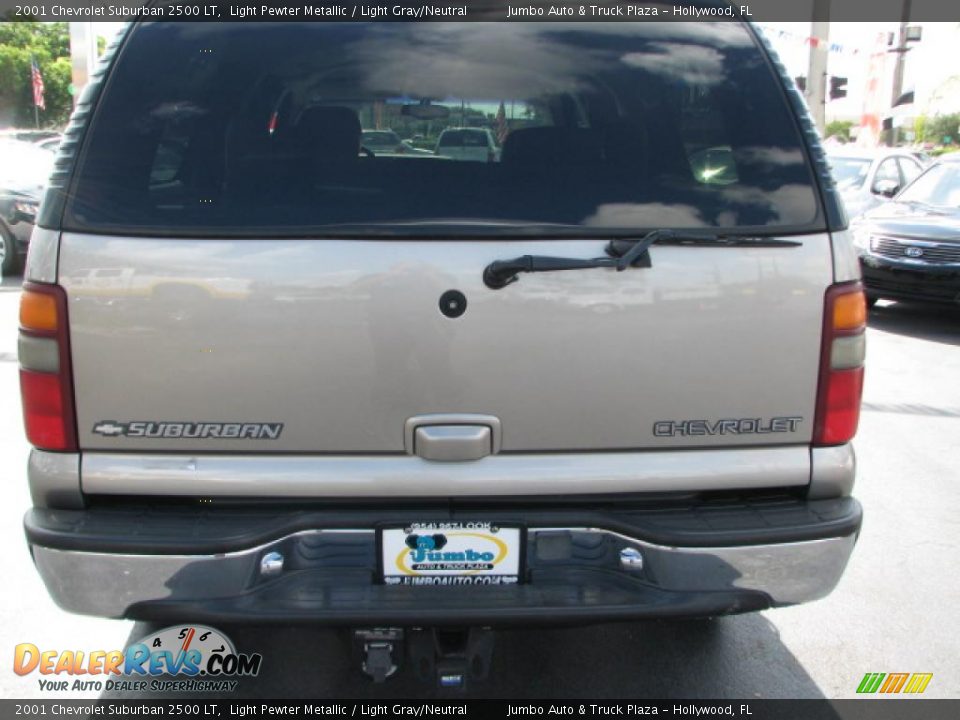 2001 Chevrolet Suburban 2500 LT Light Pewter Metallic / Light Gray/Neutral Photo #8