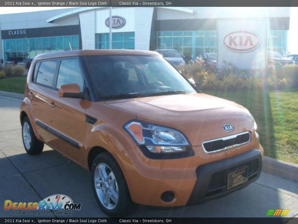 2011 Kia Soul + Ignition Orange / Black Soul Logo Cloth Photo #1