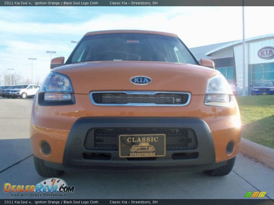 2011 Kia Soul + Ignition Orange / Black Soul Logo Cloth Photo #2
