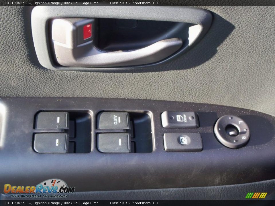 Controls of 2011 Kia Soul + Photo #7