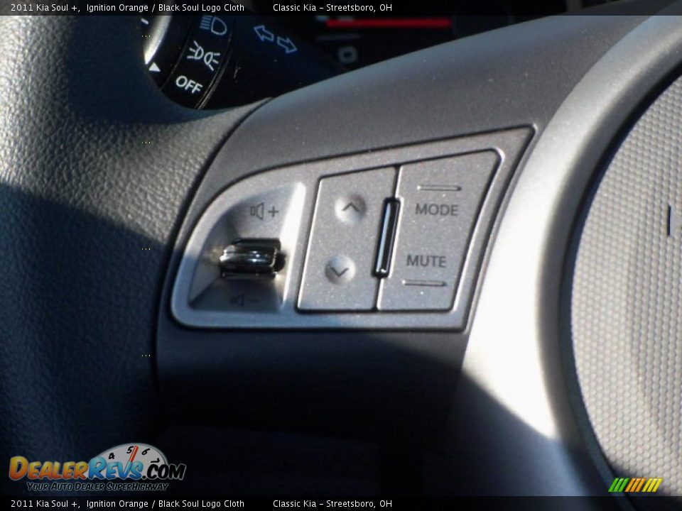 Controls of 2011 Kia Soul + Photo #18