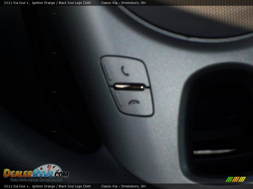 Controls of 2011 Kia Soul + Photo #20