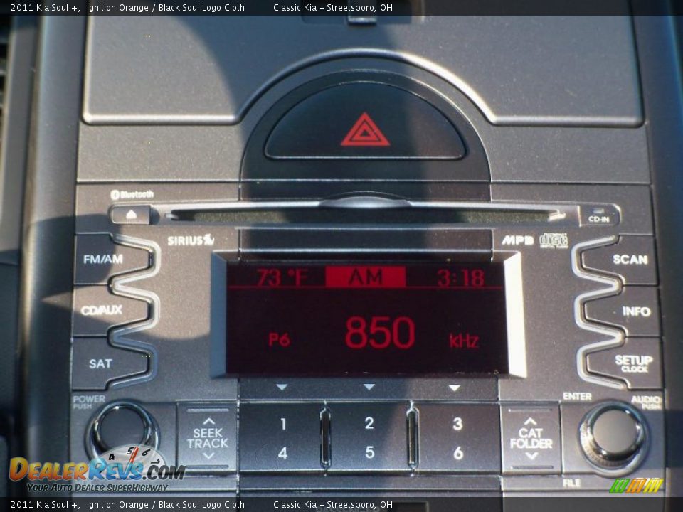 Controls of 2011 Kia Soul + Photo #22