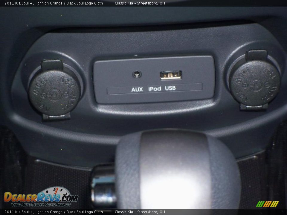 2011 Kia Soul + Ignition Orange / Black Soul Logo Cloth Photo #24