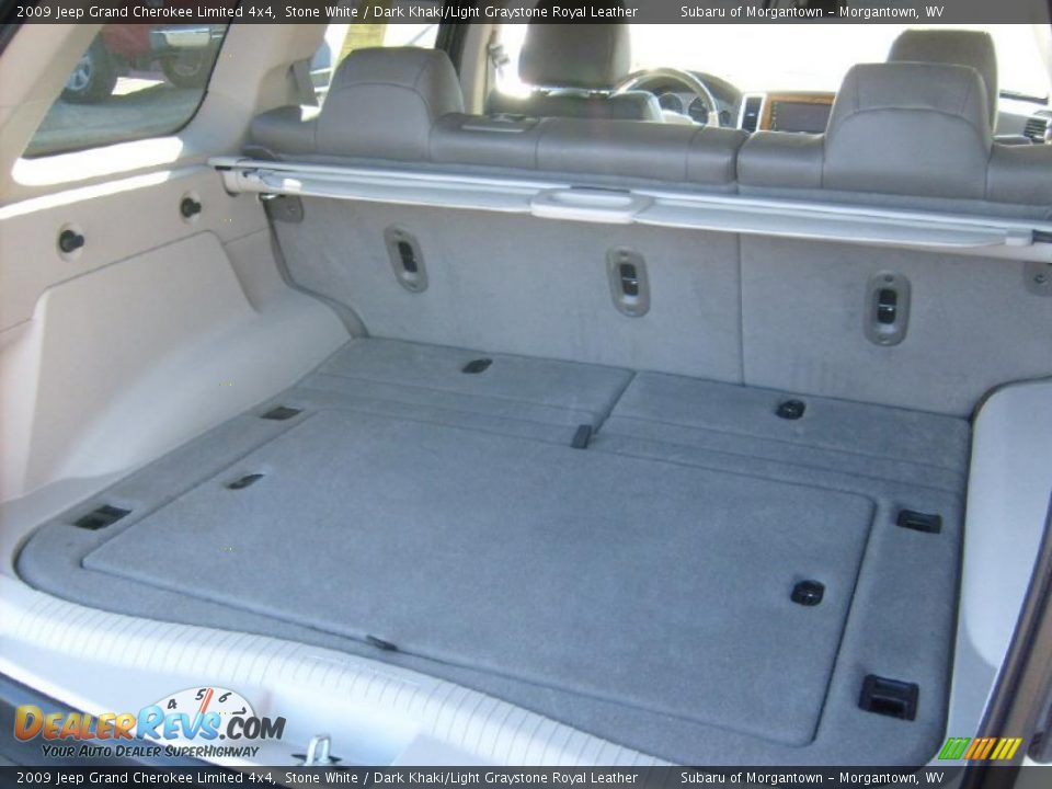 2009 Jeep Grand Cherokee Limited 4x4 Trunk Photo #15