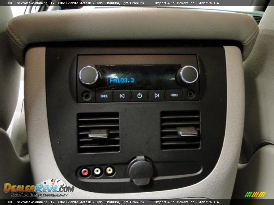 Controls of 2008 Chevrolet Avalanche LTZ Photo #20