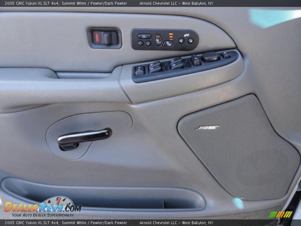 Door Panel of 2005 GMC Yukon XL SLT 4x4 Photo #7