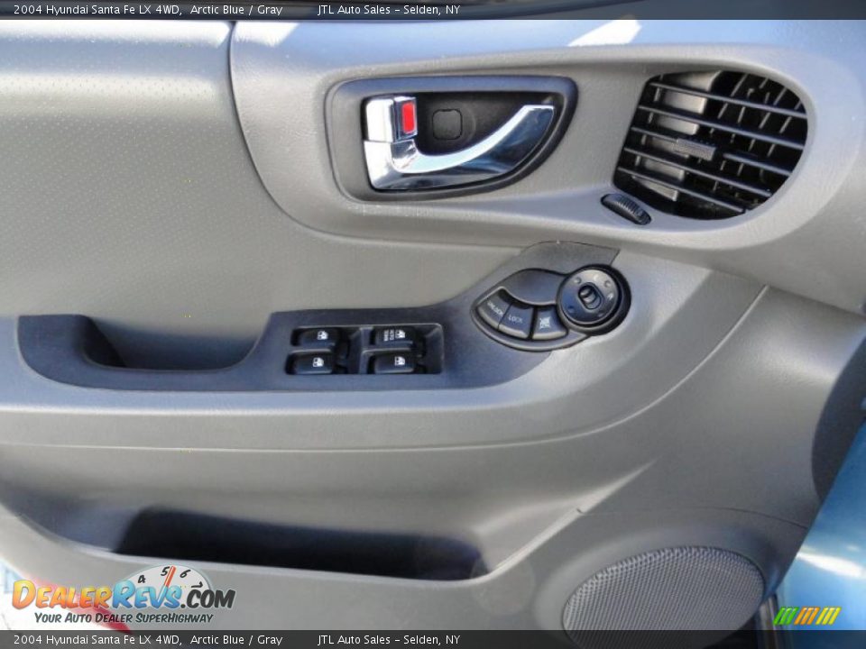 Door Panel of 2004 Hyundai Santa Fe LX 4WD Photo #10