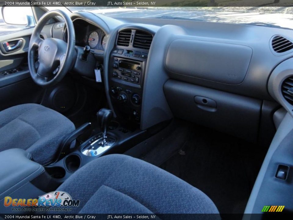 Dashboard of 2004 Hyundai Santa Fe LX 4WD Photo #14