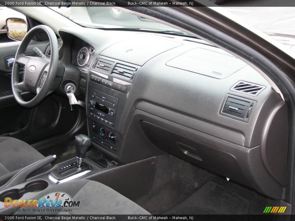 2006 Ford Fusion SE Charcoal Beige Metallic / Charcoal Black Photo #20