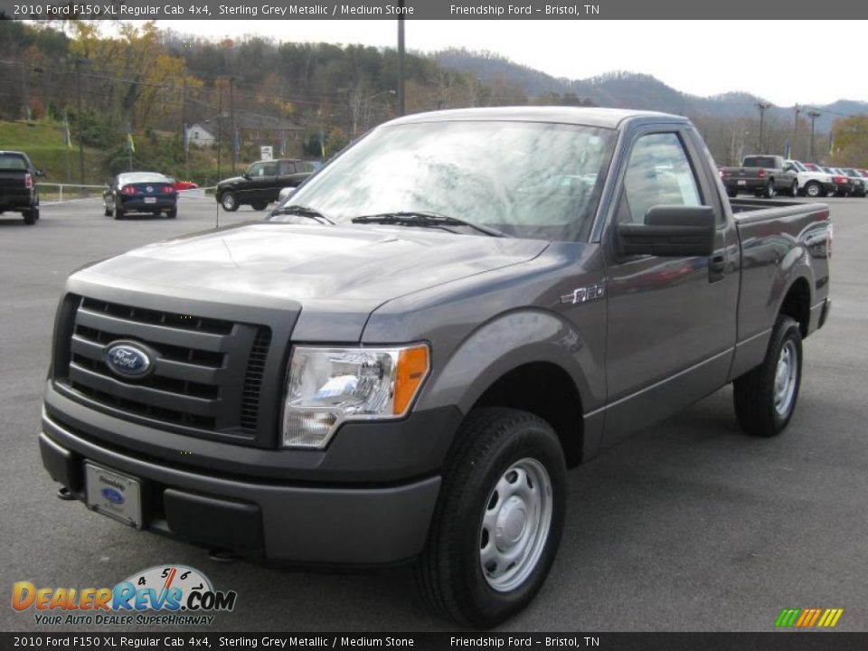 Front 3/4 View of 2010 Ford F150 XL Regular Cab 4x4 Photo #2