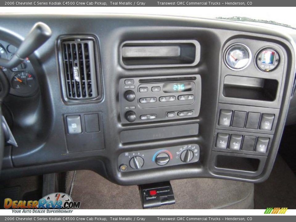 Controls of 2006 Chevrolet C Series Kodiak C4500 Crew Cab Pickup Photo #12
