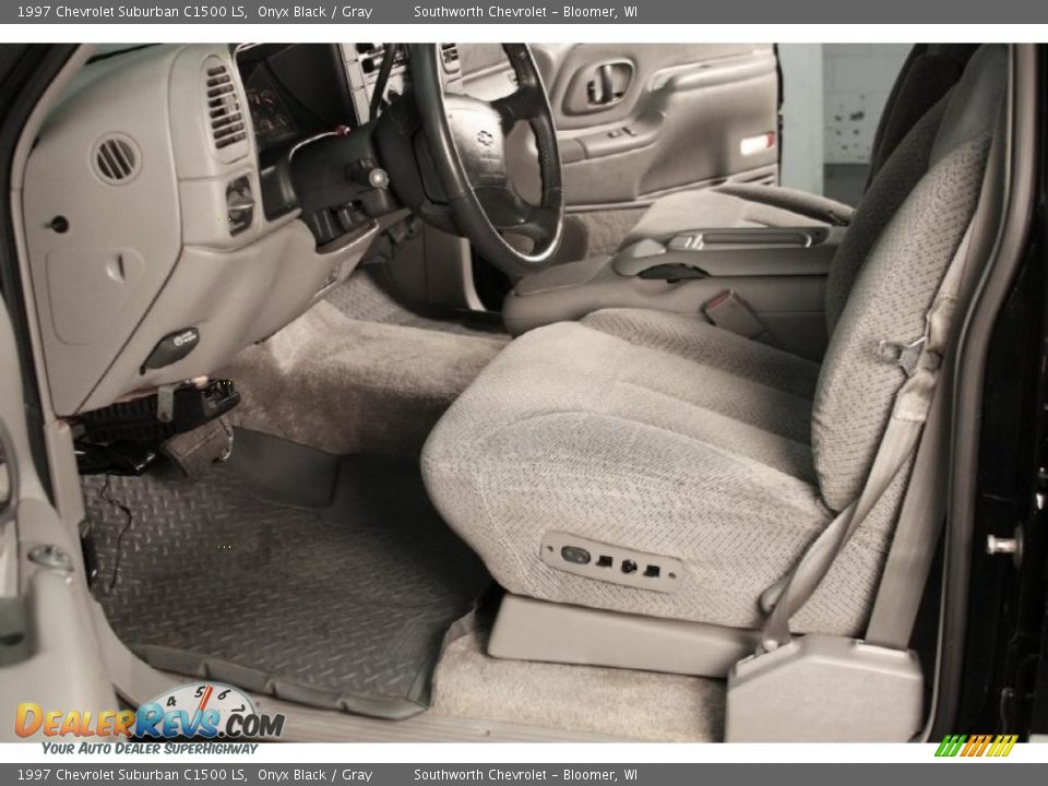 1997 Chevrolet Suburban C1500 LS Onyx Black / Gray Photo #5