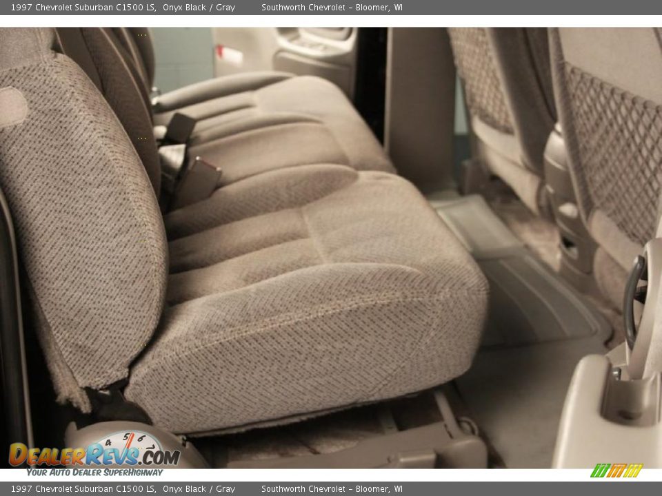 1997 Chevrolet Suburban C1500 LS Onyx Black / Gray Photo #7