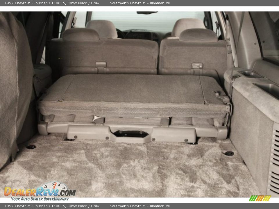 1997 Chevrolet Suburban C1500 LS Onyx Black / Gray Photo #13
