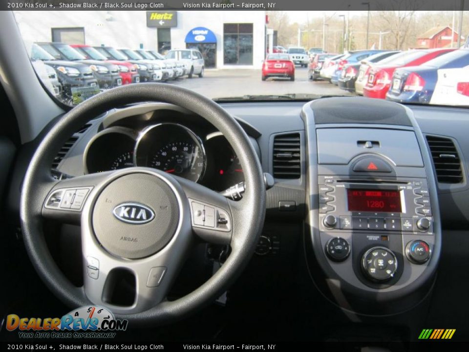 Dashboard of 2010 Kia Soul + Photo #4