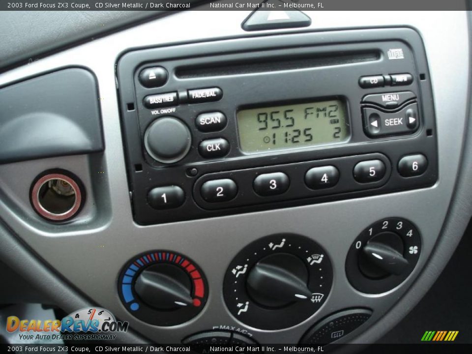 Controls of 2003 Ford Focus ZX3 Coupe Photo #12
