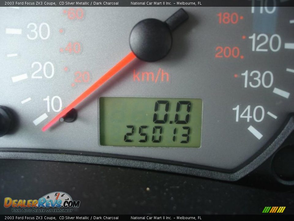 2003 Ford Focus ZX3 Coupe CD Silver Metallic / Dark Charcoal Photo #13