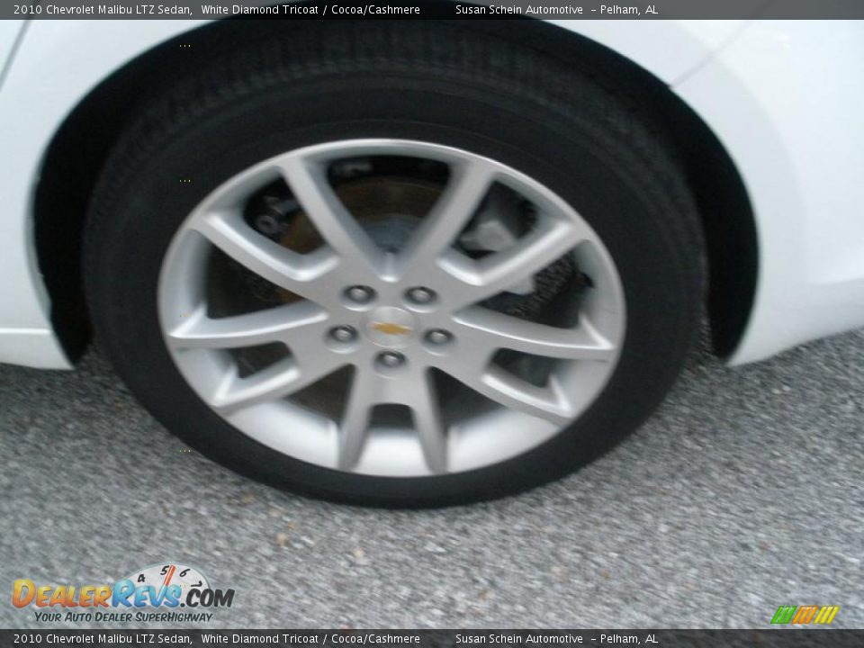 2010 Chevrolet Malibu LTZ Sedan White Diamond Tricoat / Cocoa/Cashmere Photo #11