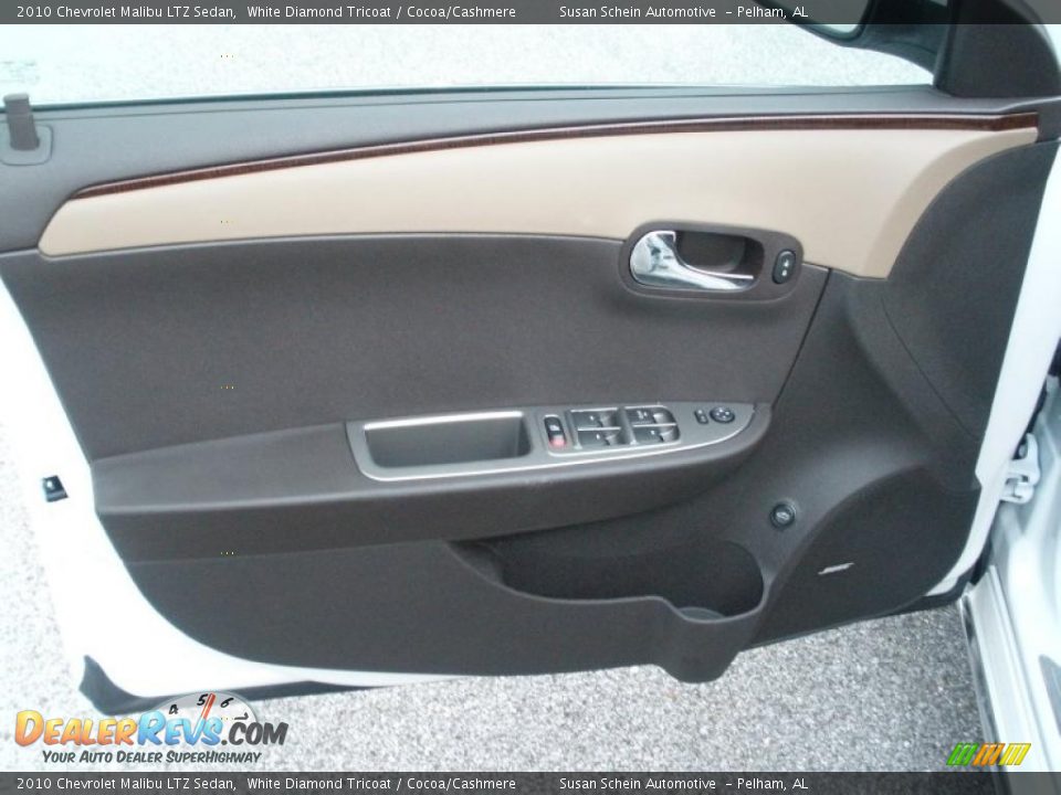 Door Panel of 2010 Chevrolet Malibu LTZ Sedan Photo #15